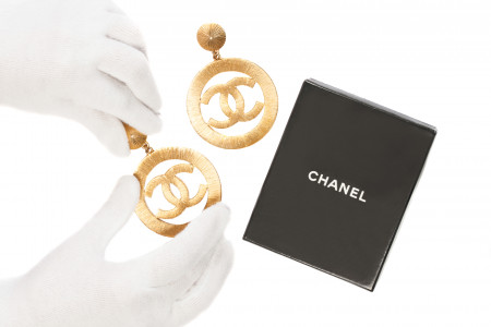 Vintage Chanel Jumbo Sunburst Icon hoop clips